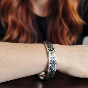 Authentic Coach Silver Black Enamel Signature Logo Bangle Bracelet 7¾"